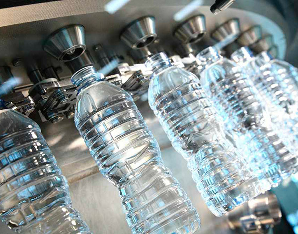 Producción de botellas en aquaprom